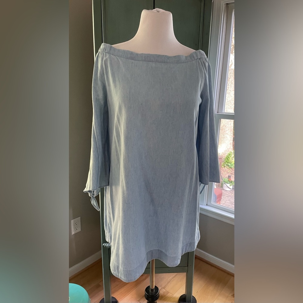 Jodifl off the shoulder Denim Tunic Top. Size Large. Cute tie sleeves